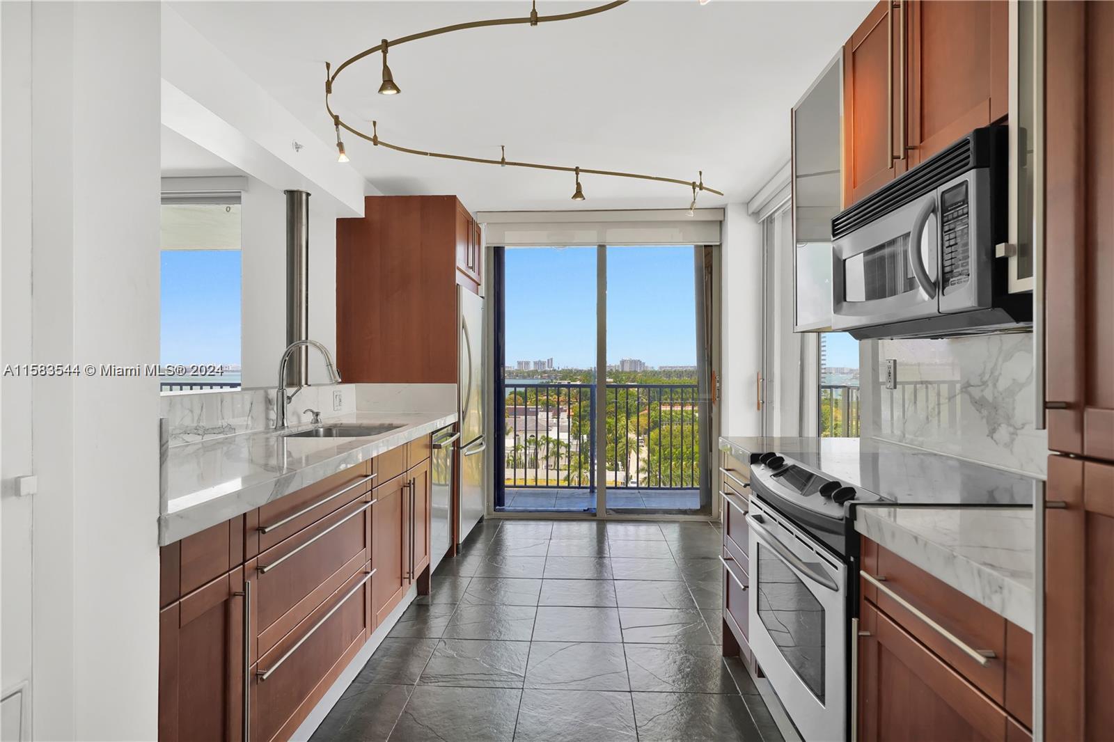801 N Venetian # 802