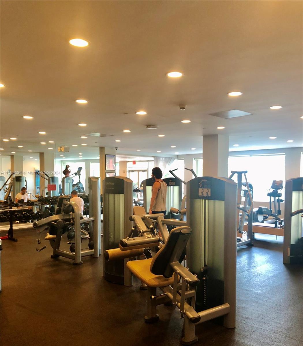 2451 Brickell Ave # 6P