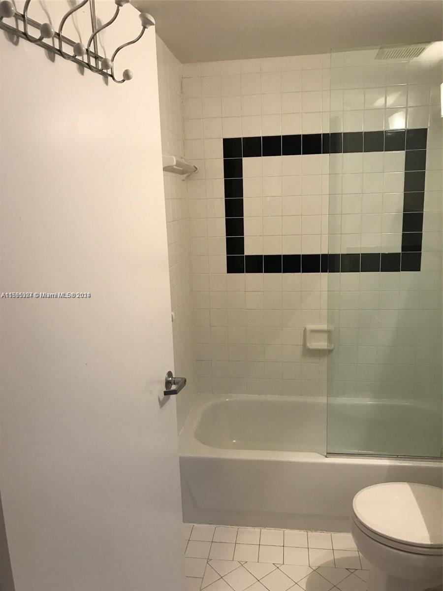1521 Lenox Ave # 209