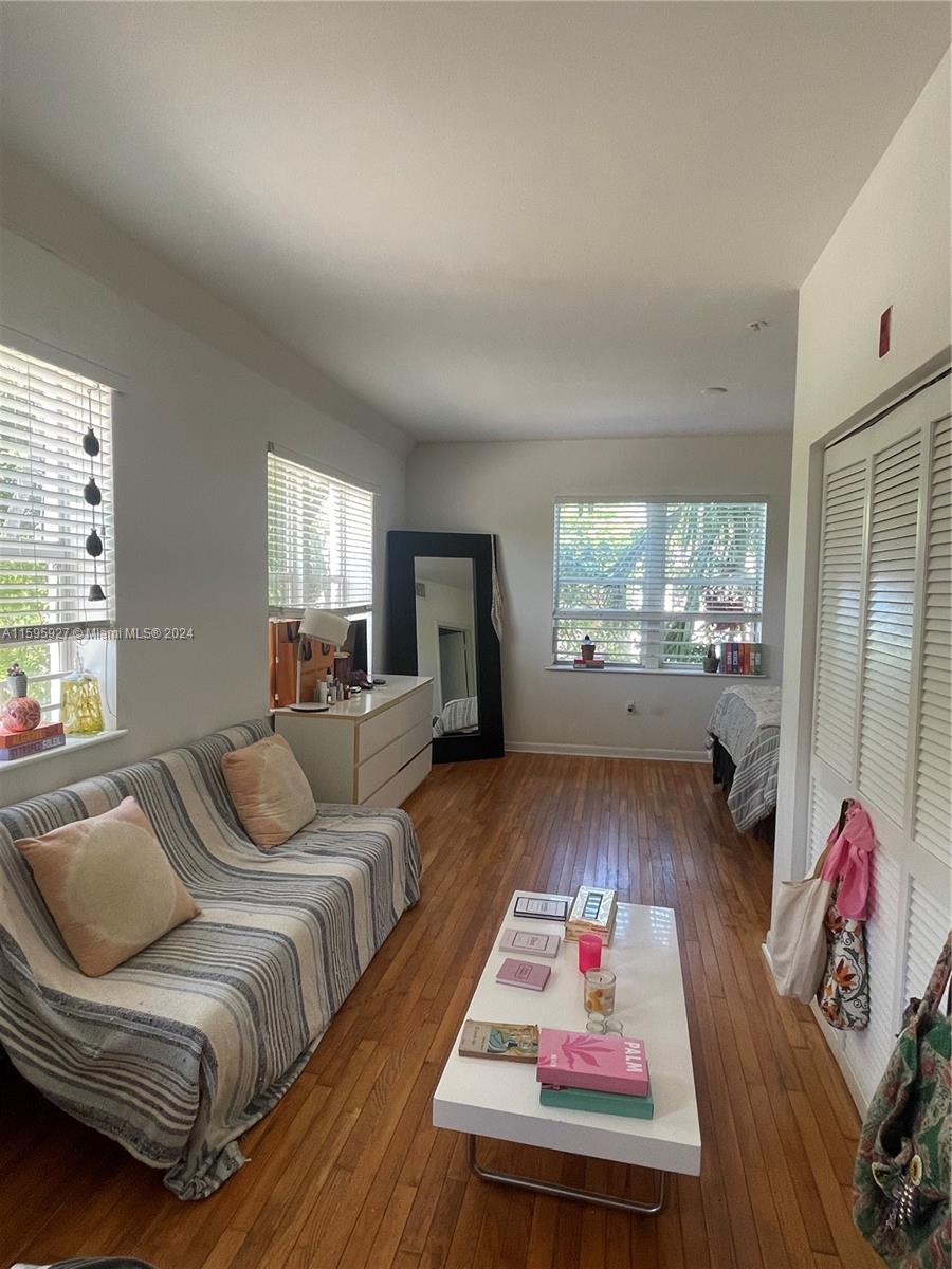1521 Lenox Ave # 209