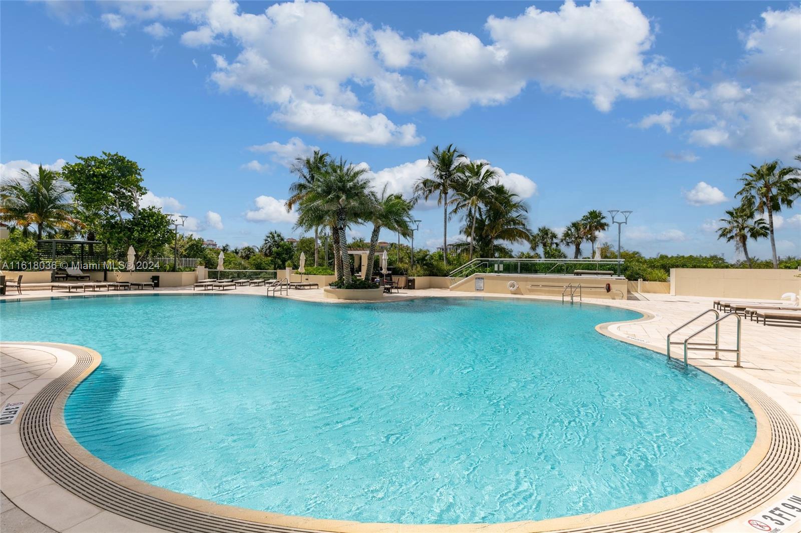300 S Pointe Dr # 801