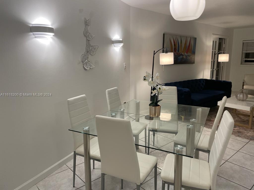 1881 Washington Ave # 4D