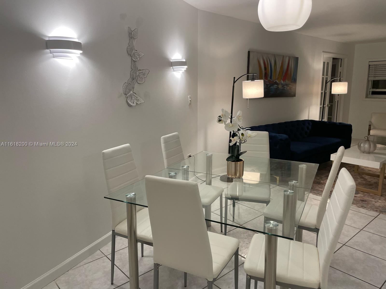 1881 Washington Ave # 4D