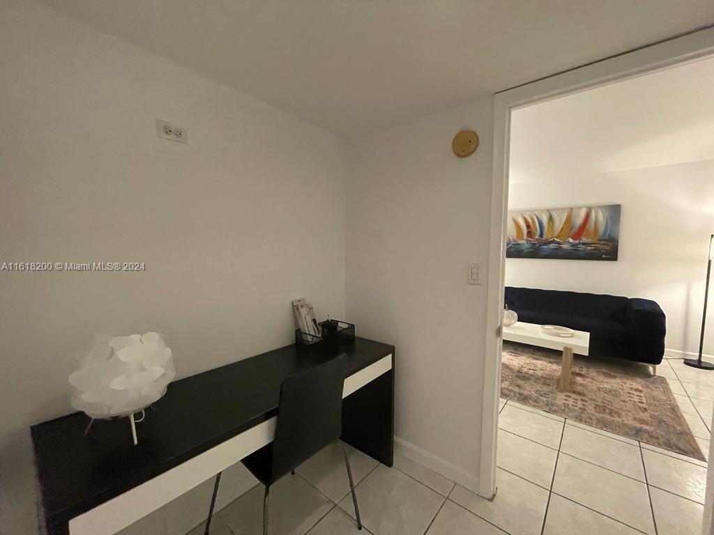 1881 Washington Ave # 4D