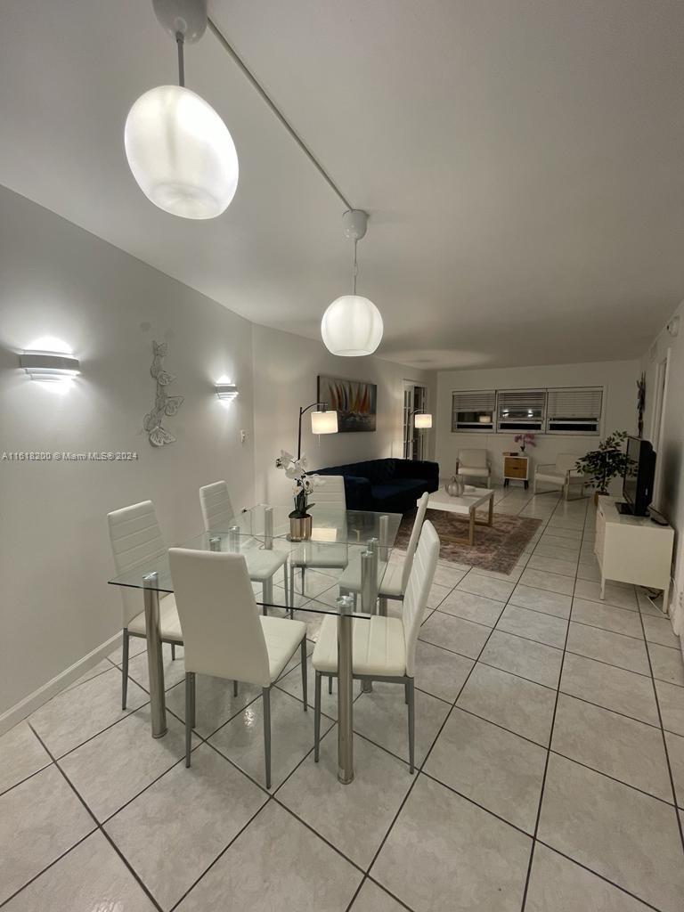 1881 Washington Ave # 4D