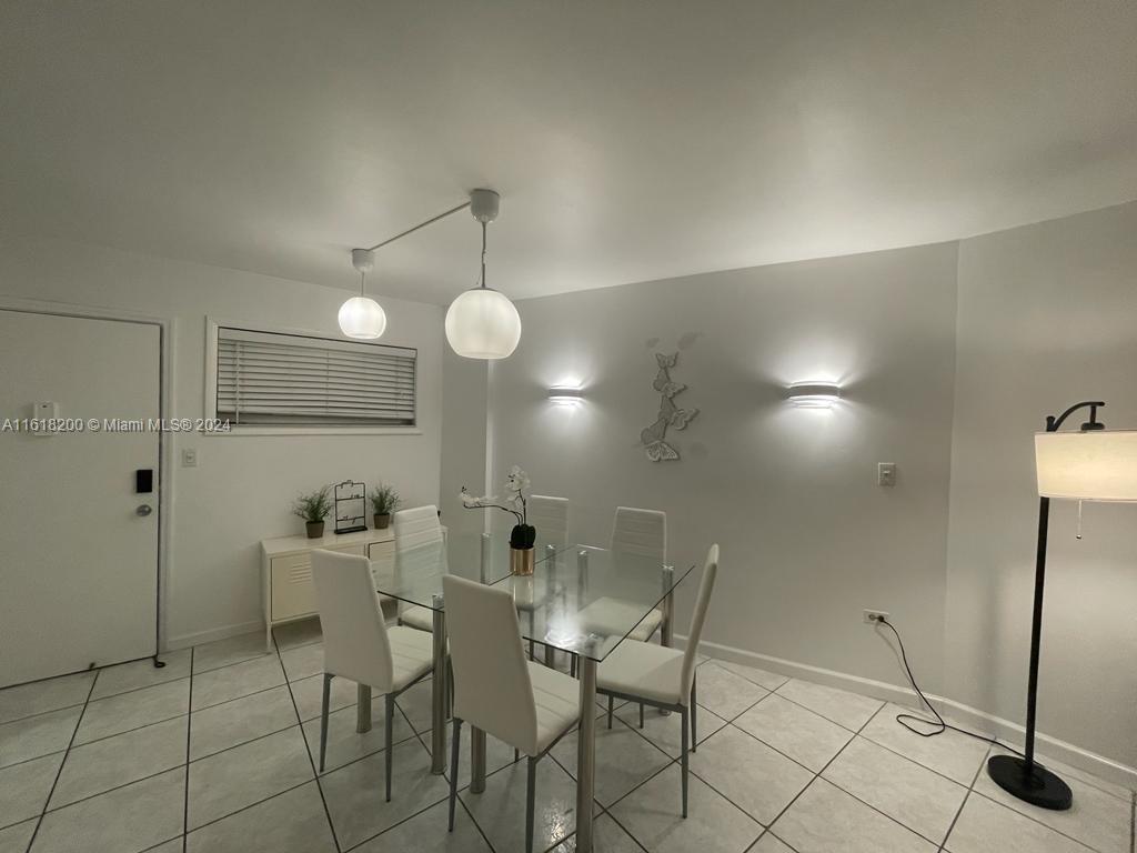 1881 Washington Ave # 4D