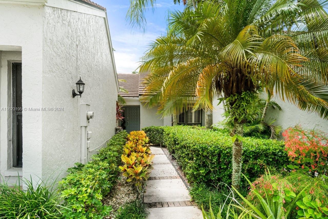 53 Edinburgh Dr