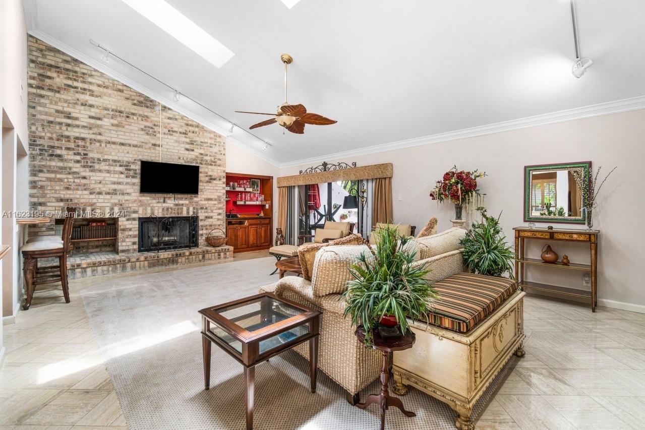 53 Edinburgh Dr