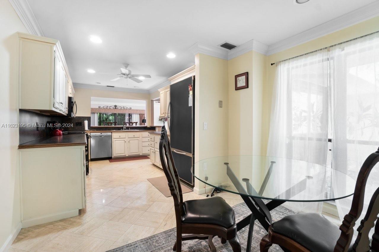 53 Edinburgh Dr