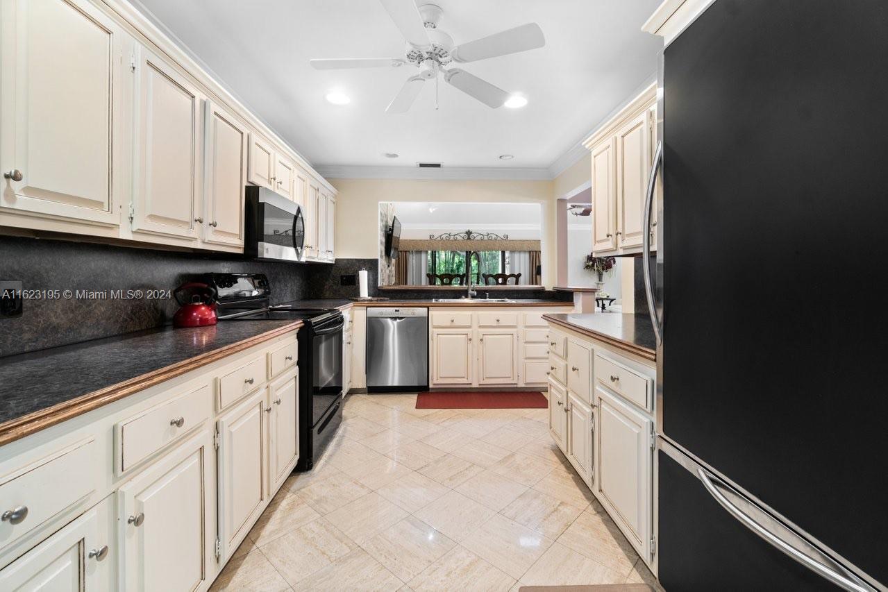 53 Edinburgh Dr