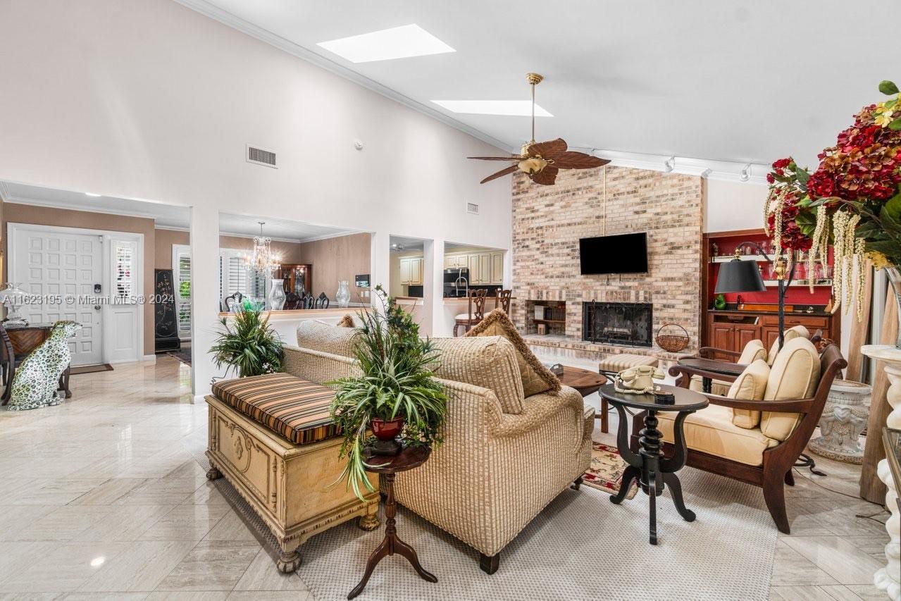 53 Edinburgh Dr