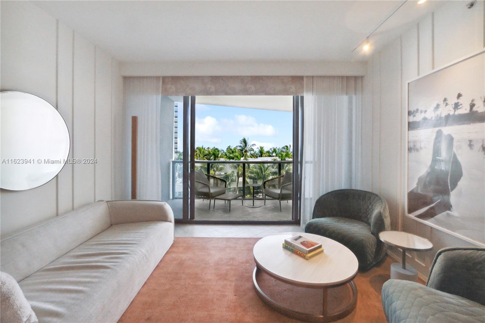 2201 Collins Ave # 327
