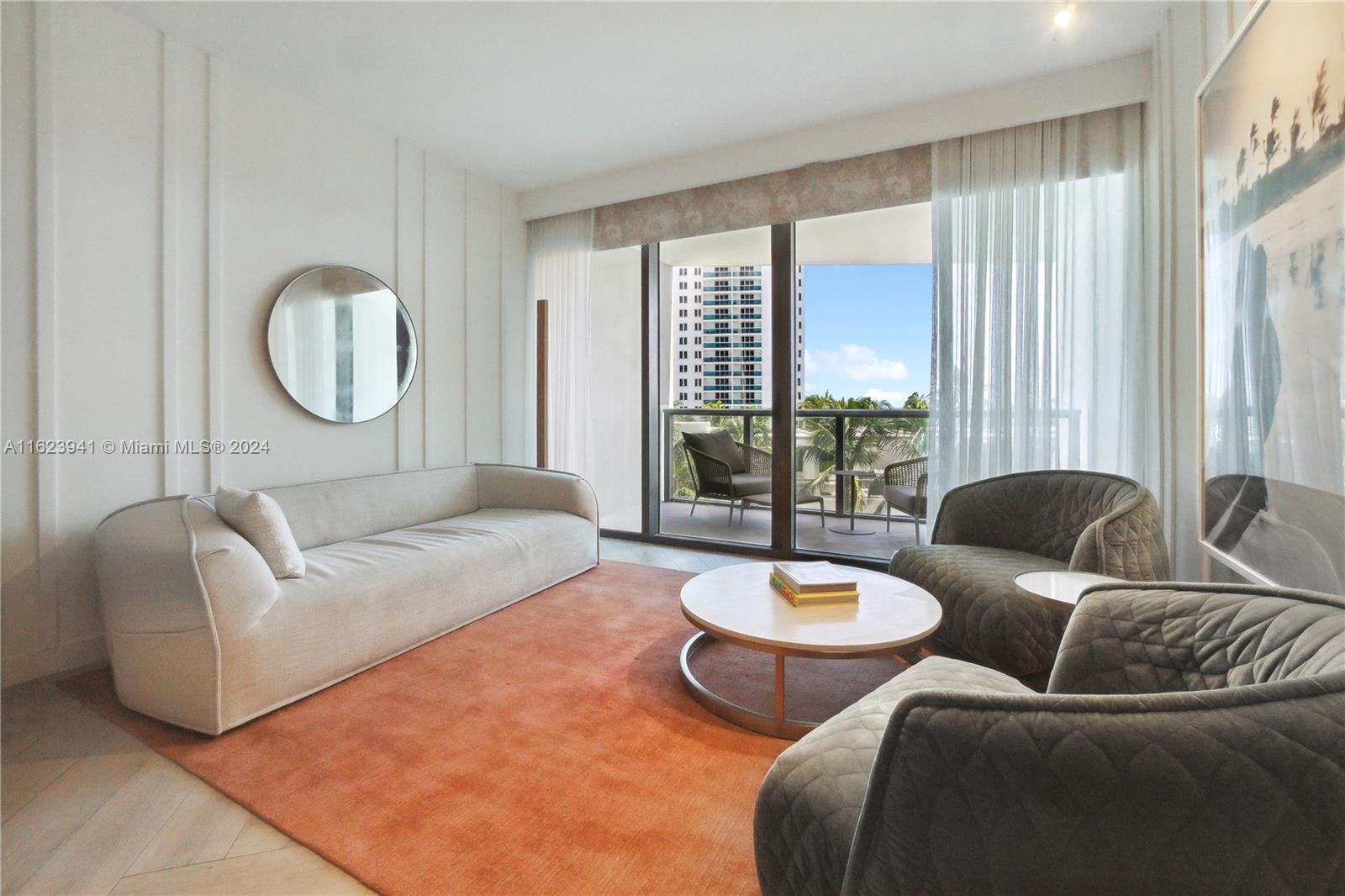 2201 Collins Ave # 327