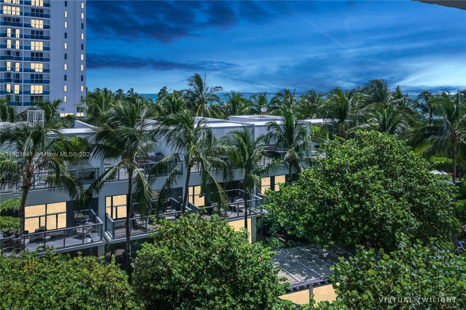 2201 Collins Ave # 327