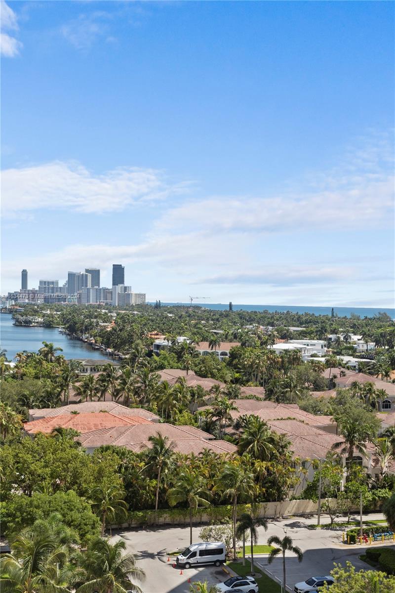 19390 Collins Ave # 1106