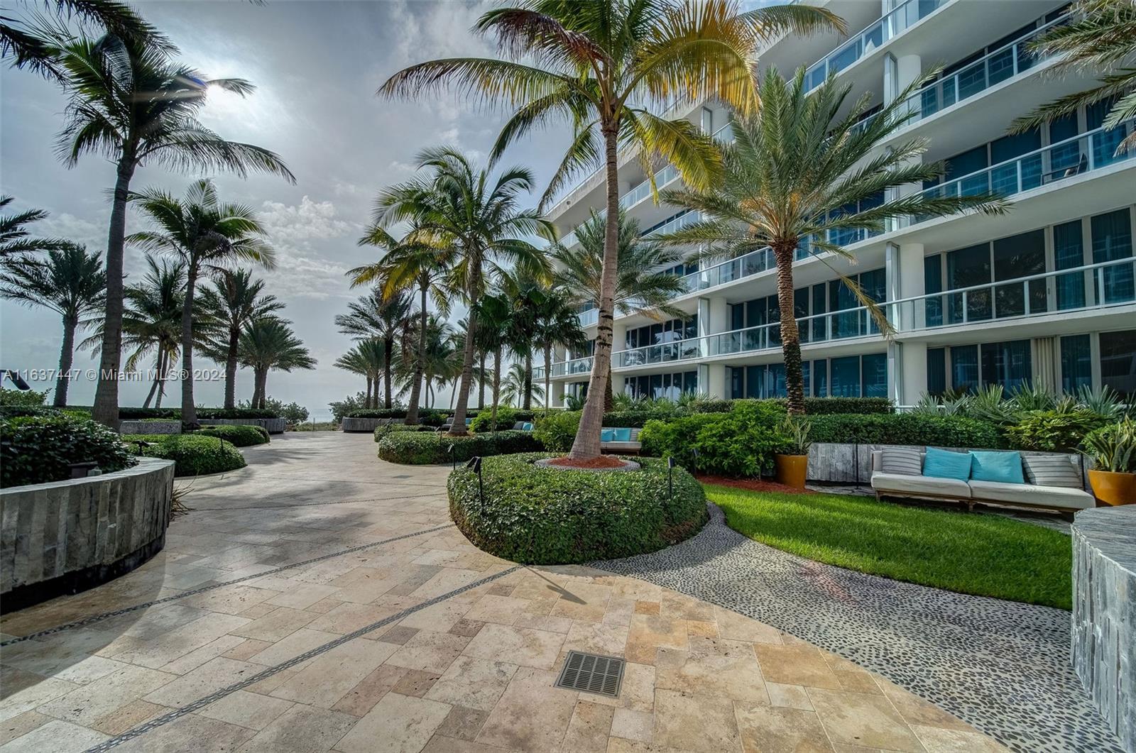 6899 Collins Ave # 801