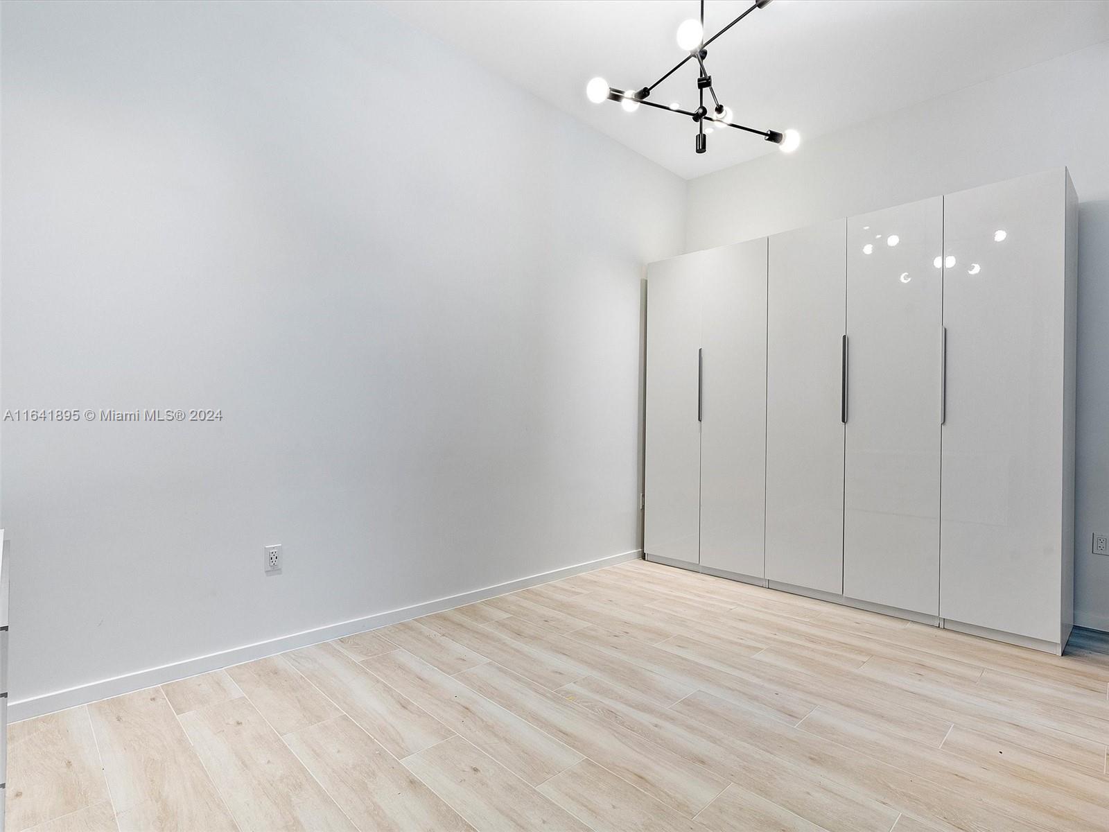 3156 SW 27th Ave # 101