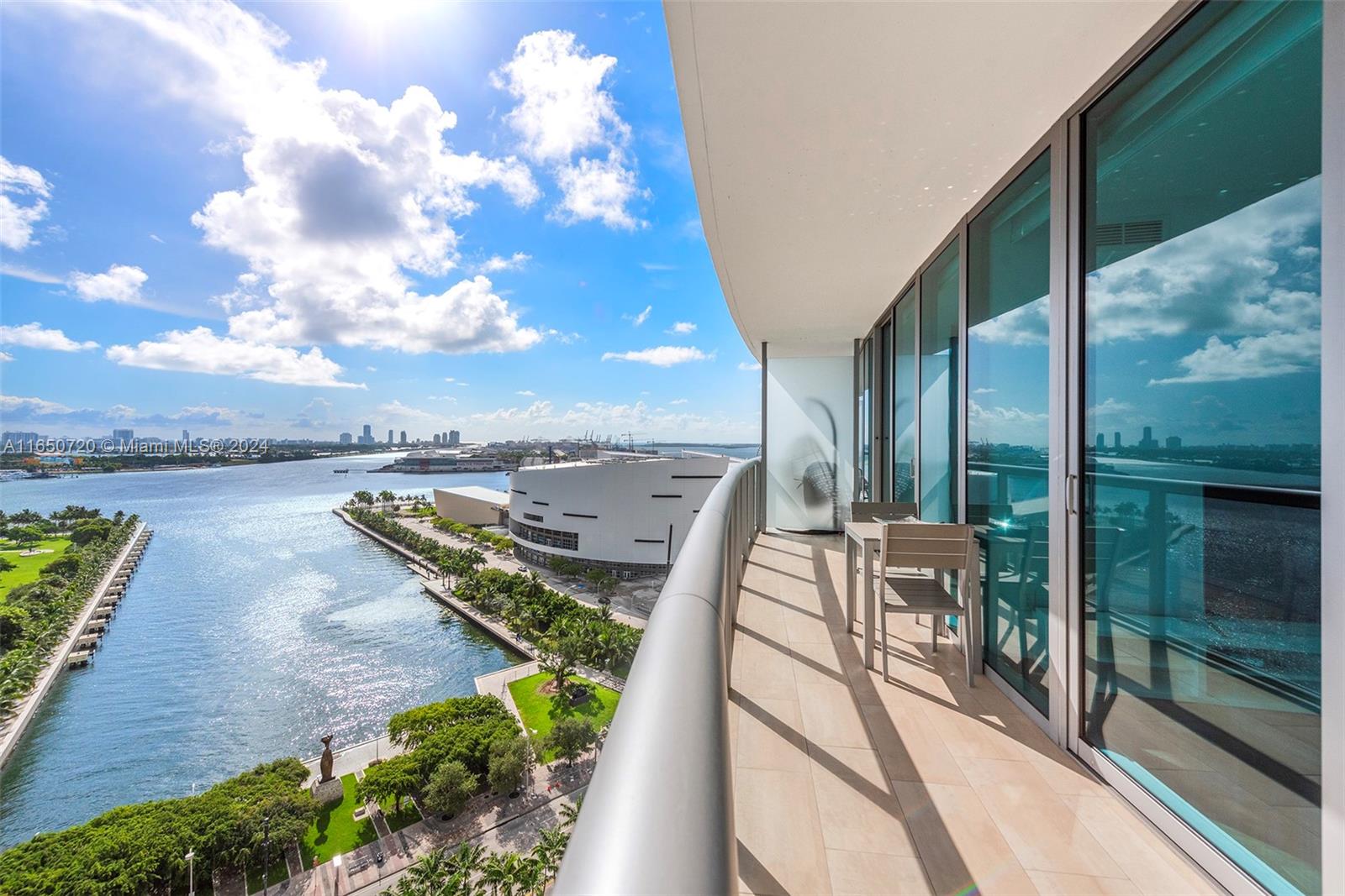 888 Biscayne Blvd # 1711