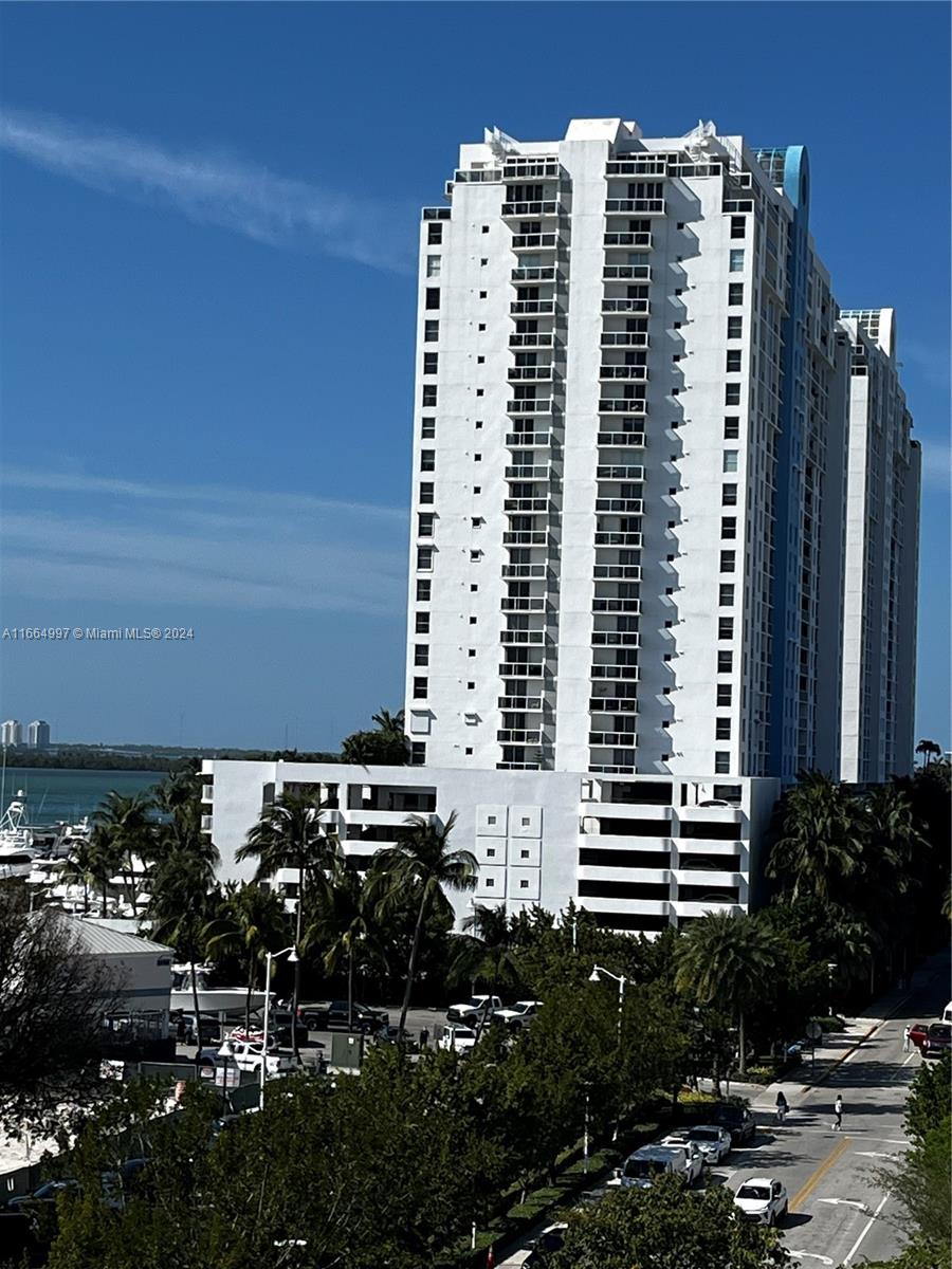 1701 Sunset Harbour Dr # L704