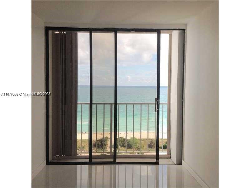 6450 Collins Ave # 1405