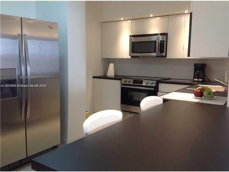 6450 Collins Ave # 1405