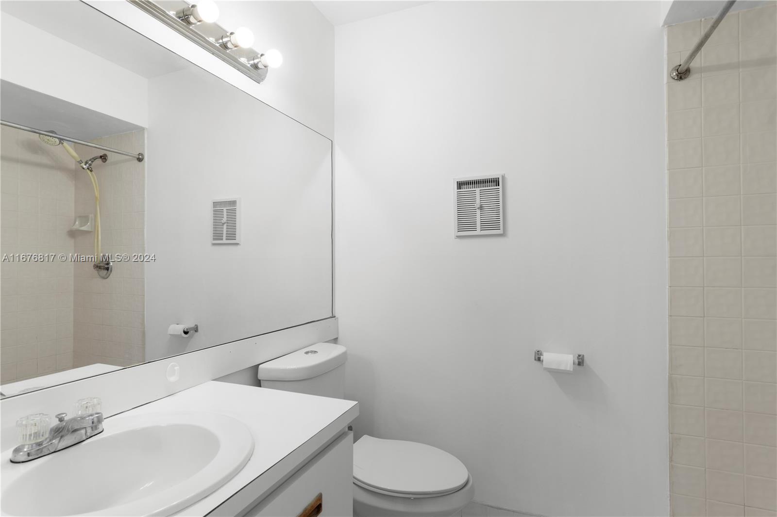 434 NE 210th Circle Terrace # 4A Unit: 207-4A