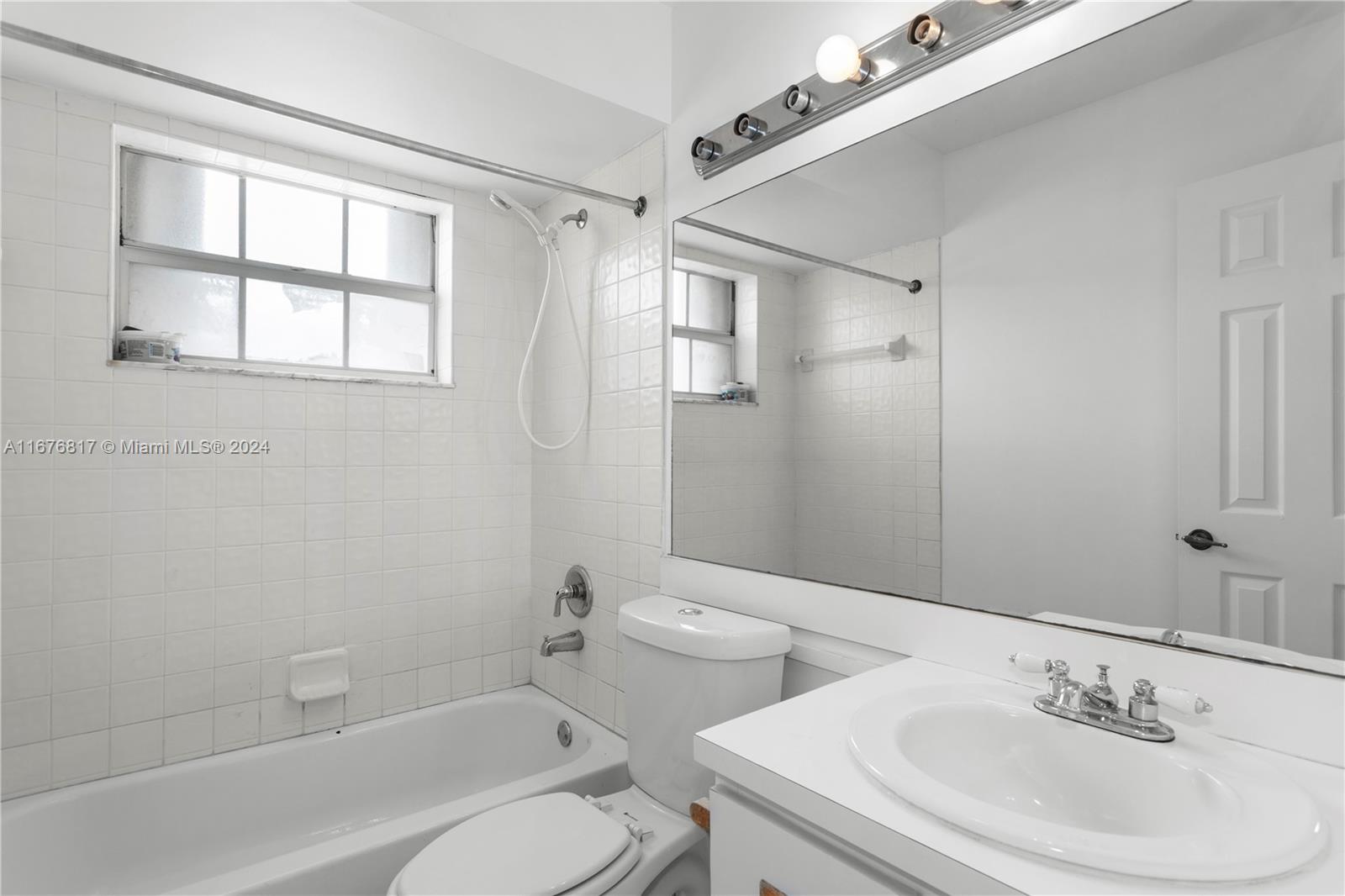 434 NE 210th Circle Terrace # 4A Unit: 207-4A