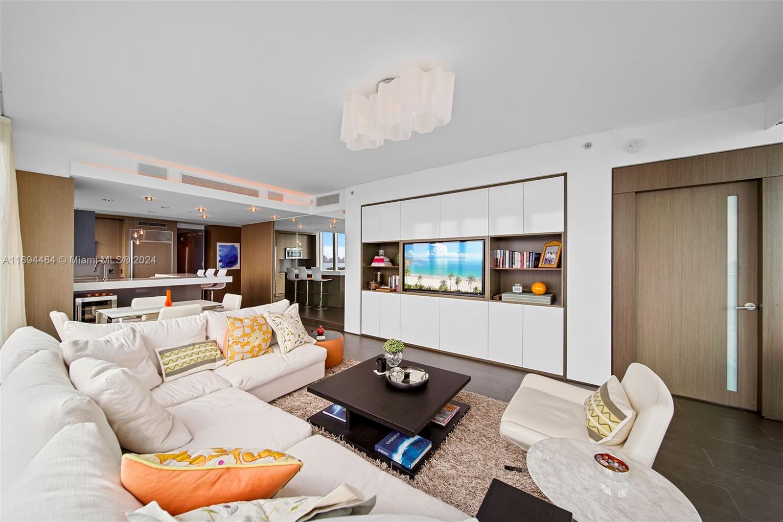 6799 Collins Ave Unit: LPH05