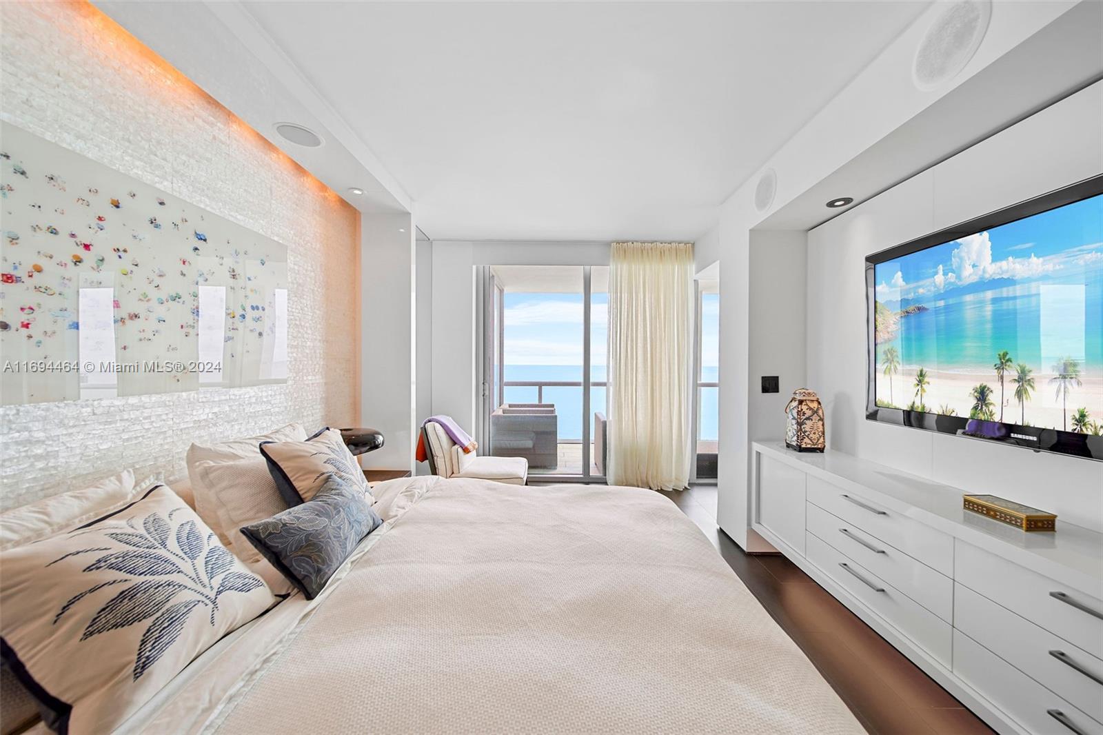 6799 Collins Ave Unit: LPH05