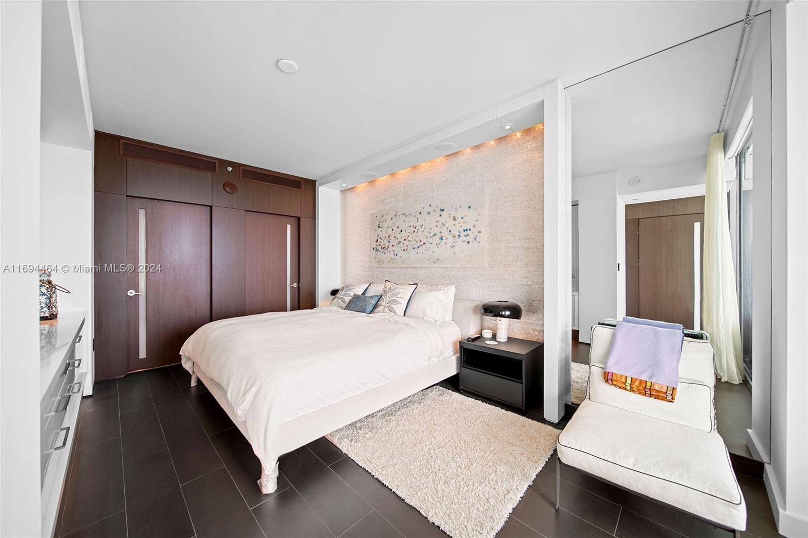 6799 Collins Ave Unit: LPH05