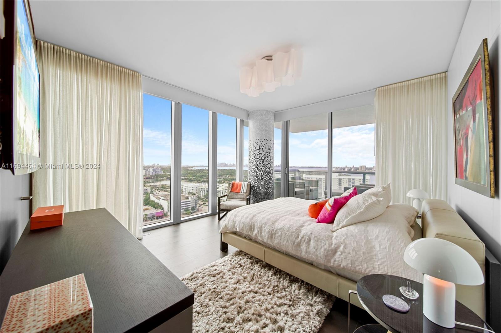 6799 Collins Ave Unit: LPH05