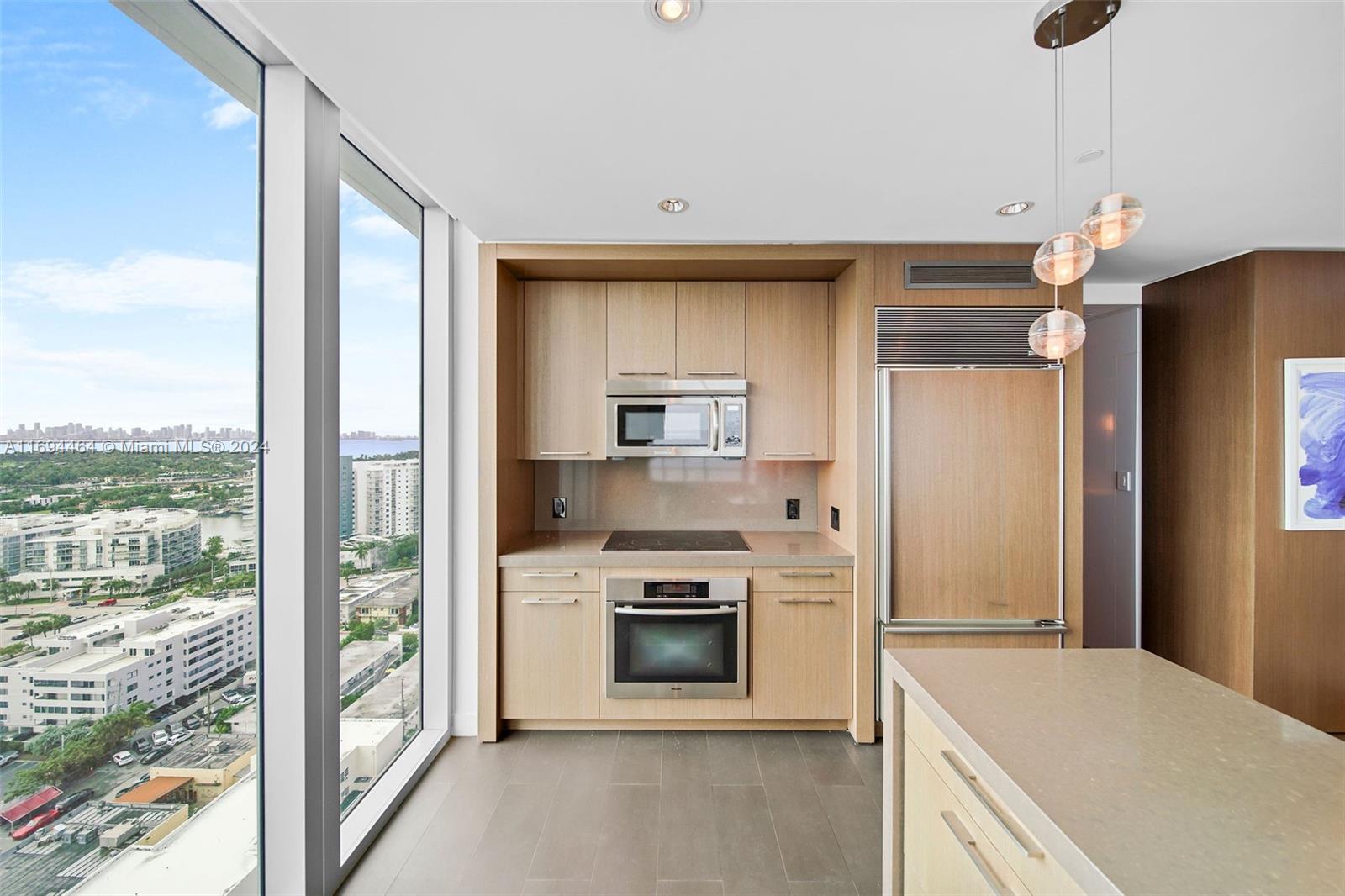 6799 Collins Ave Unit: LPH05