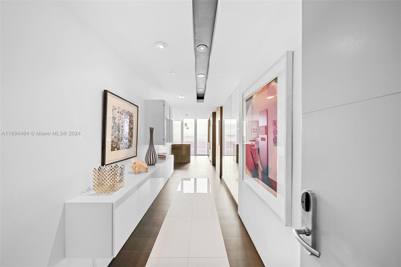 6799 Collins Ave Unit: LPH05