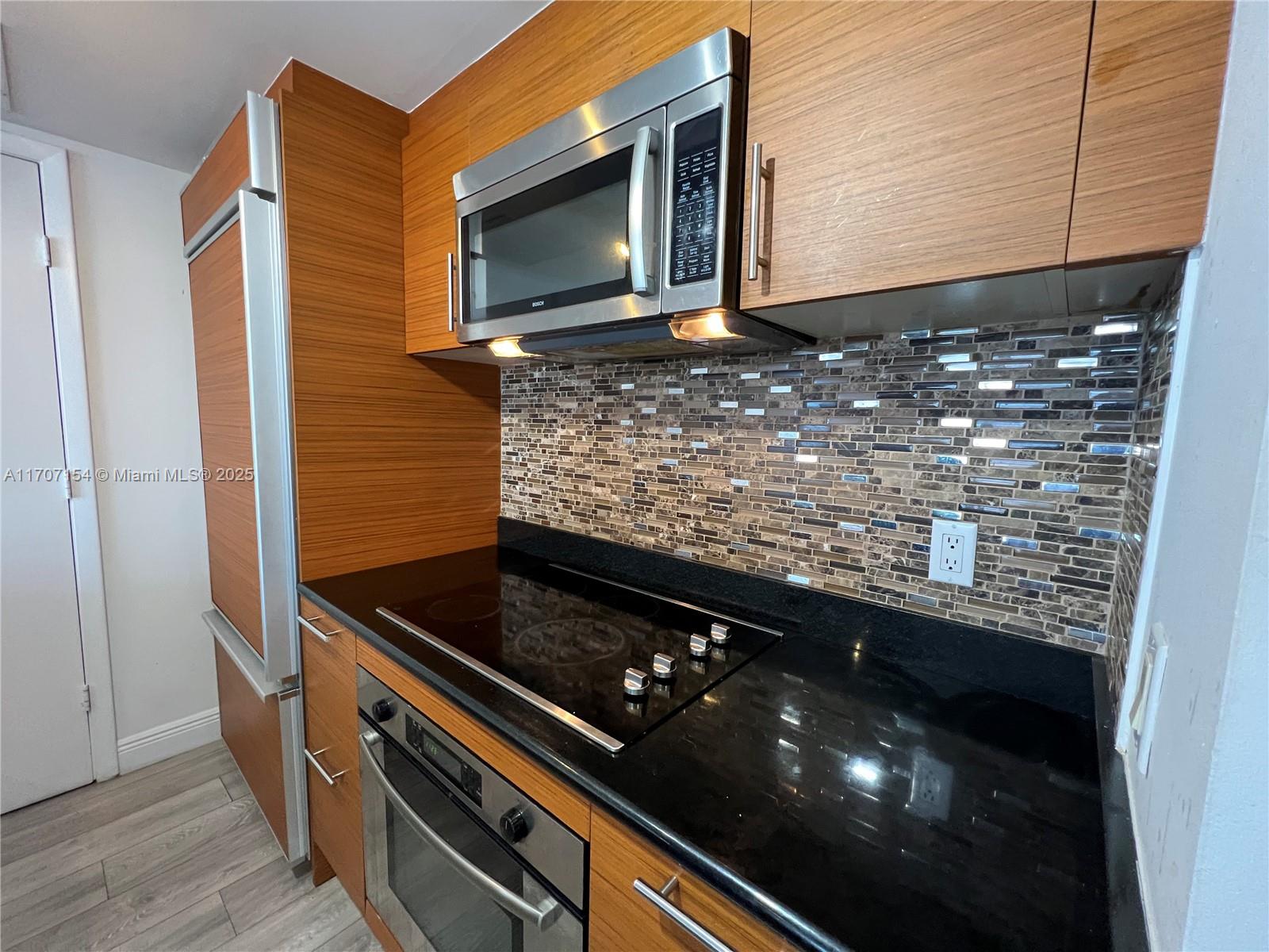 50 Biscayne Blvd # 4006