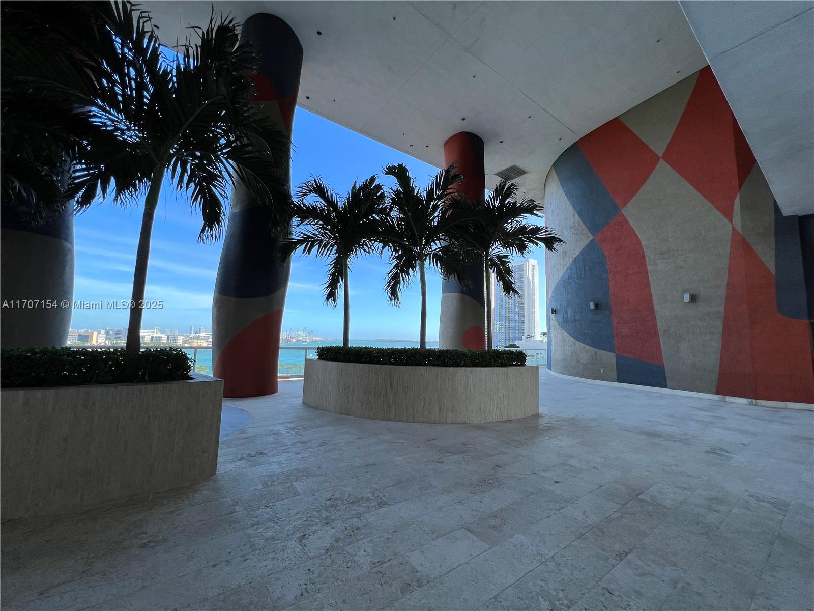 50 Biscayne Blvd # 4006