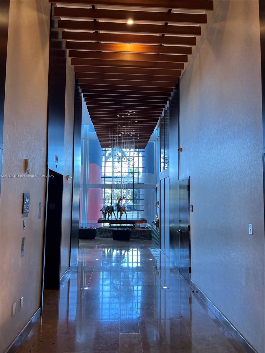 50 Biscayne Blvd # 4006