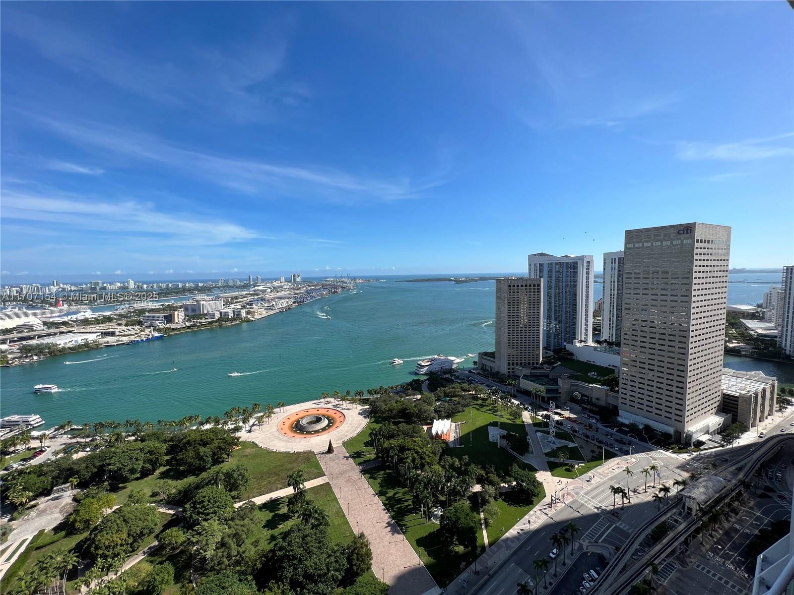 50 Biscayne Blvd # 4006
