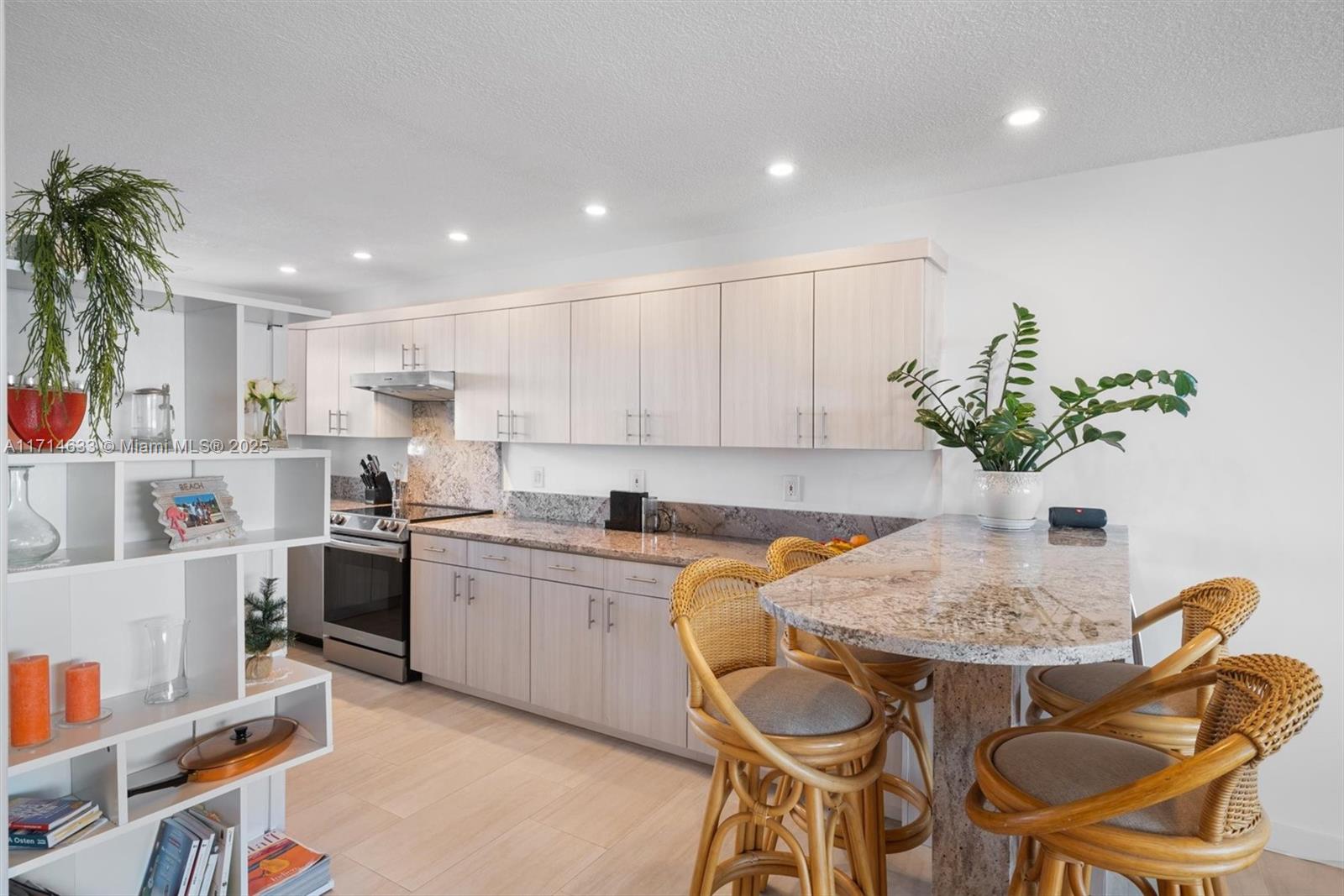 511 Bayshore Dr # 304