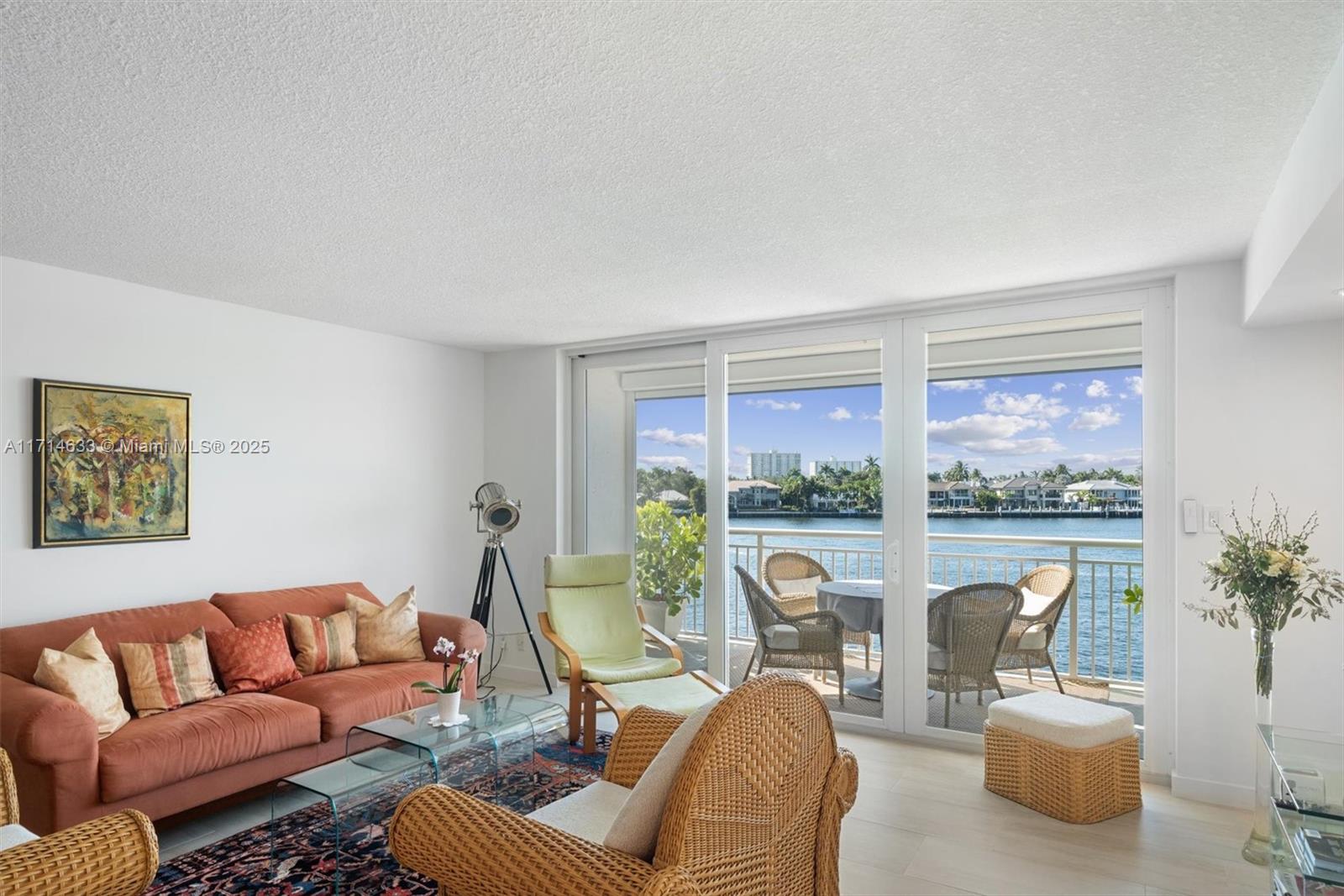 511 Bayshore Dr # 304