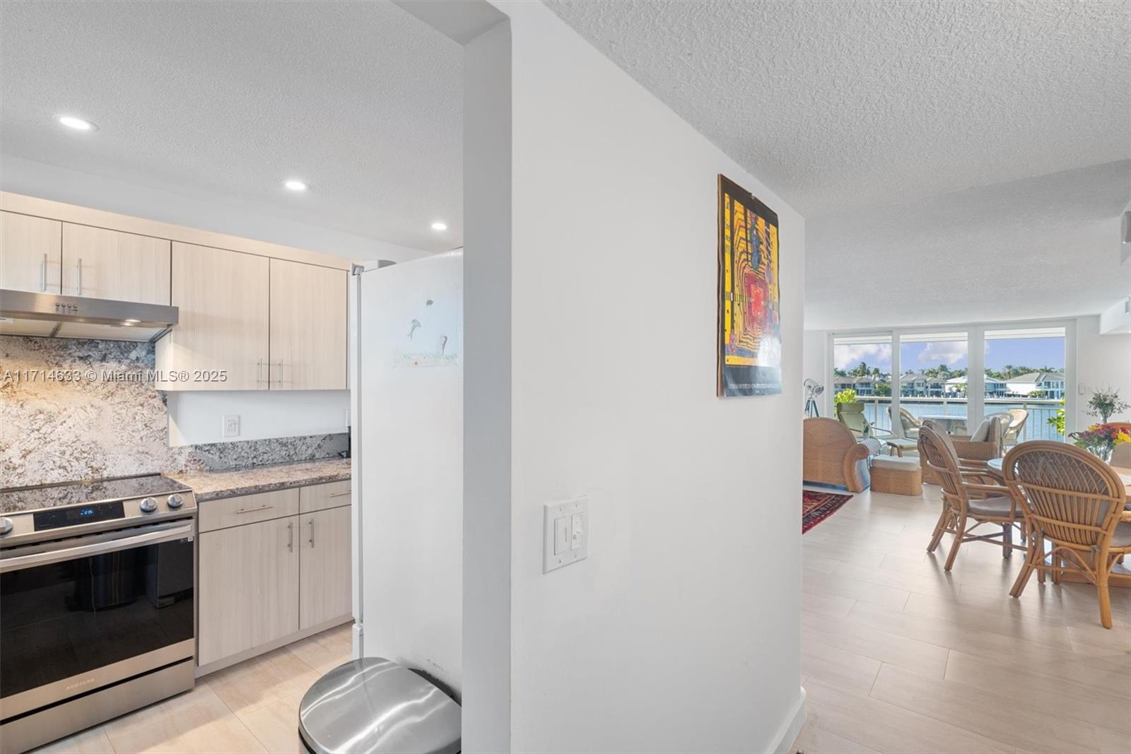 511 Bayshore Dr # 304