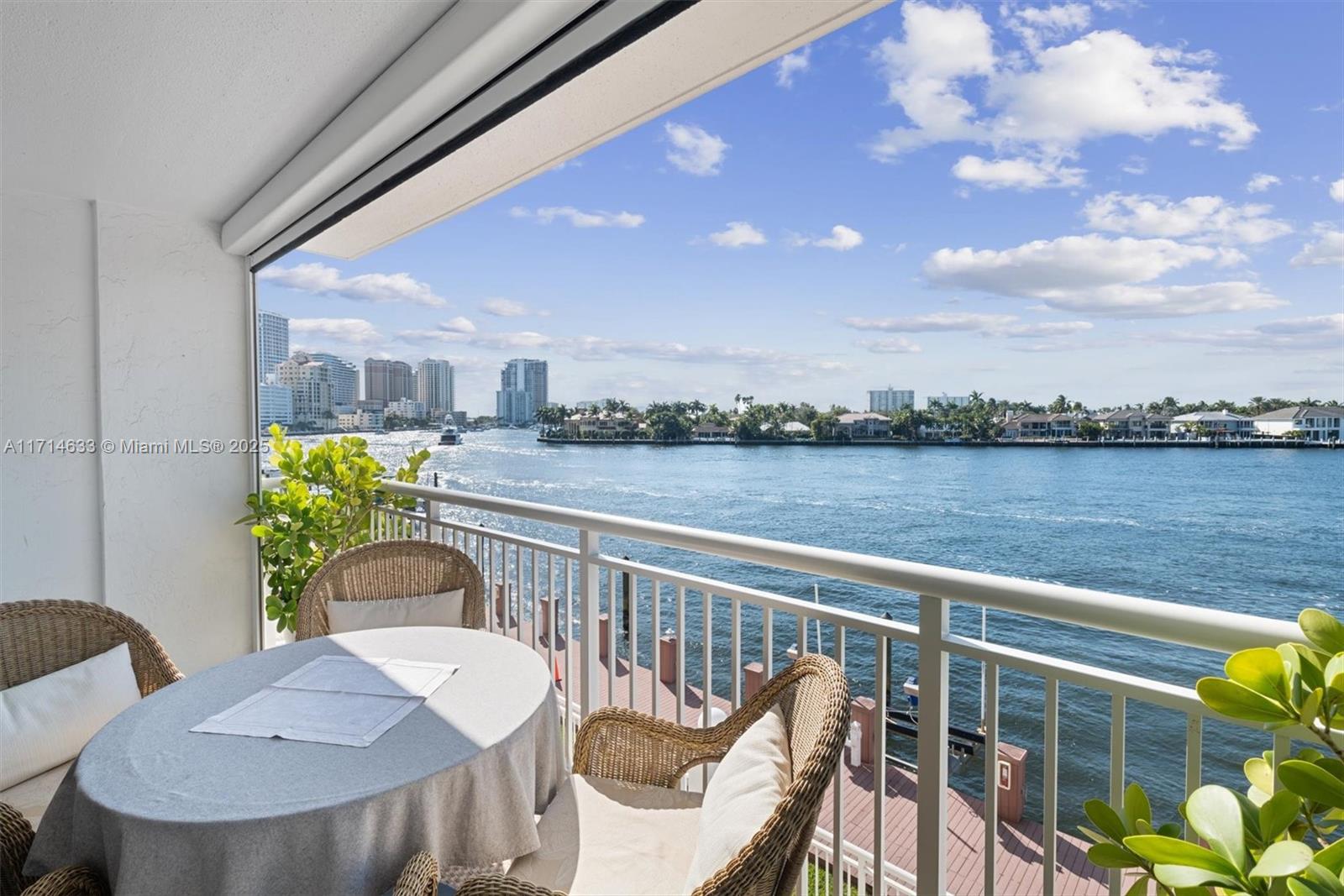 511 Bayshore Dr # 304