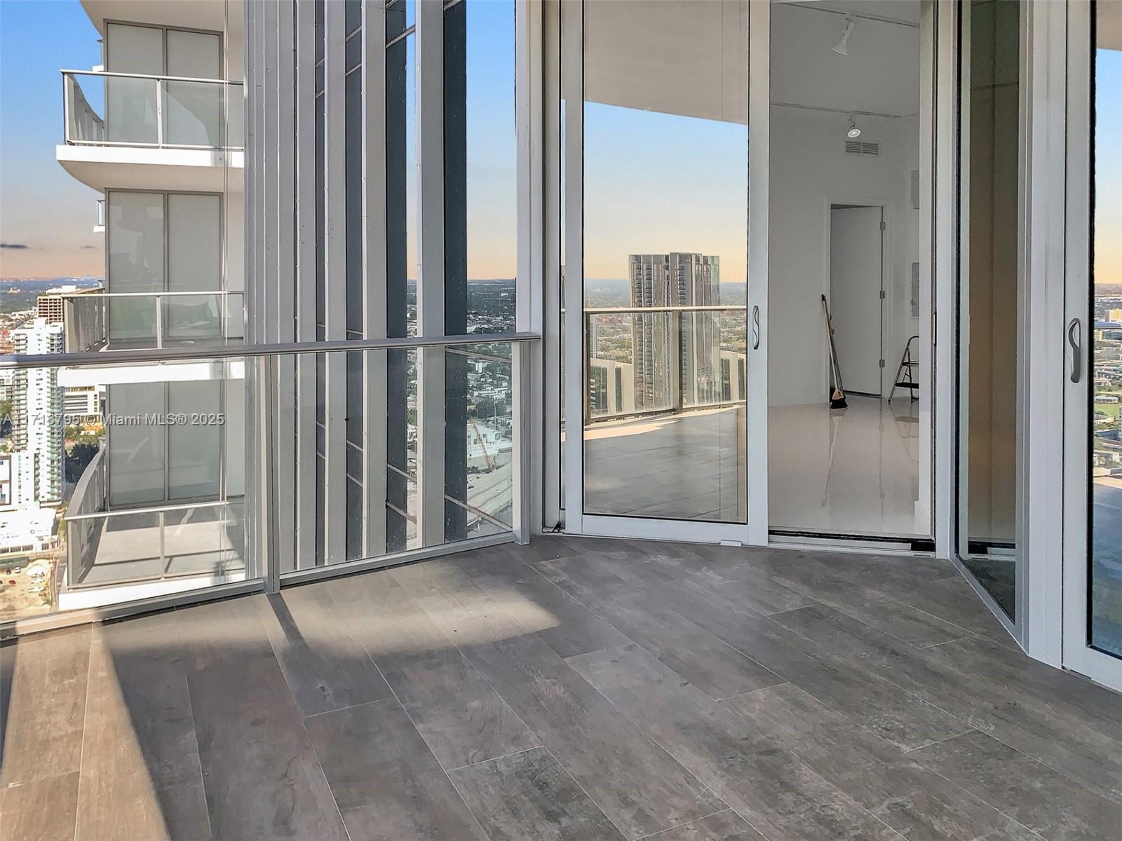 851 NE 1st Ave # 2107