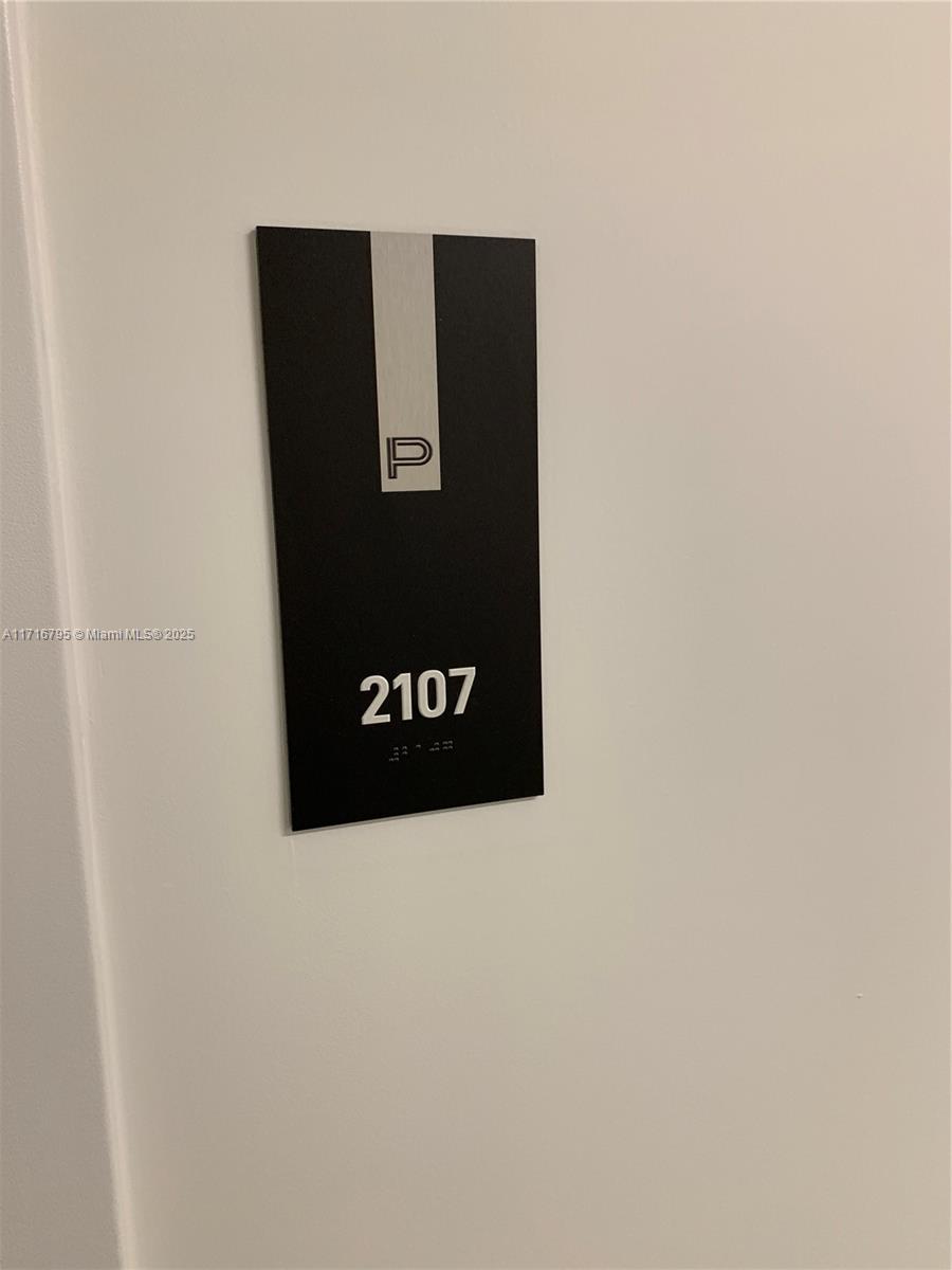 851 NE 1st Ave # 2107