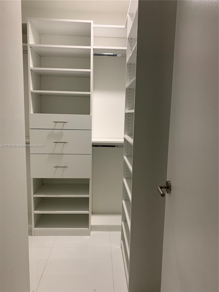 851 NE 1st Ave # 2107