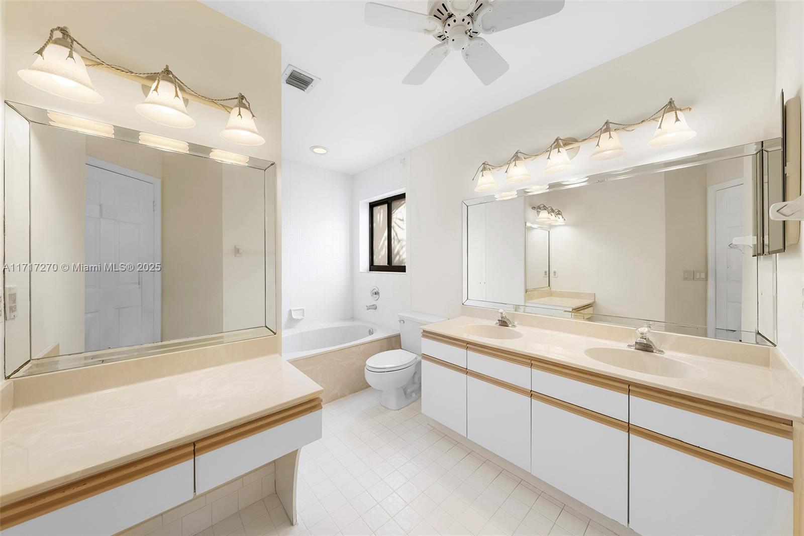 17332 Boca Club Blvd # 802