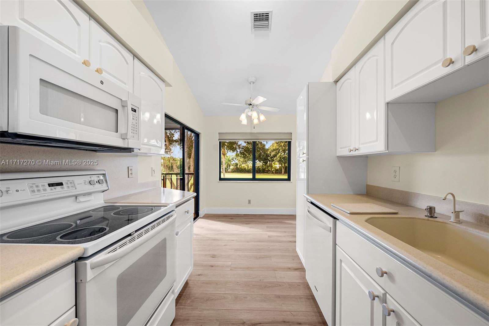 17332 Boca Club Blvd # 802