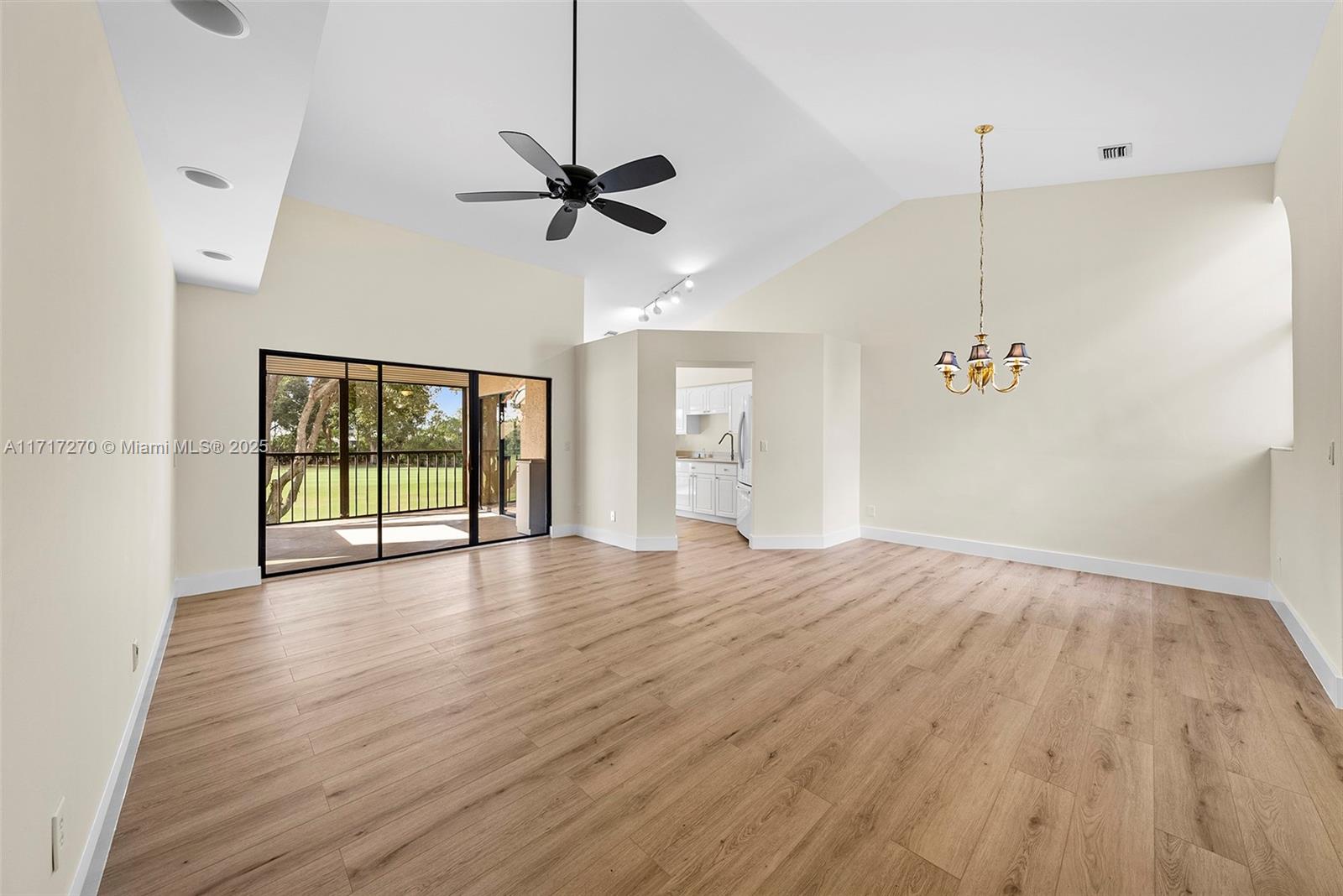 17332 Boca Club Blvd # 802