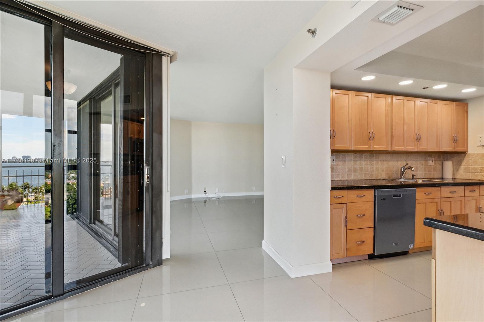 4000 Towerside Ter # 911