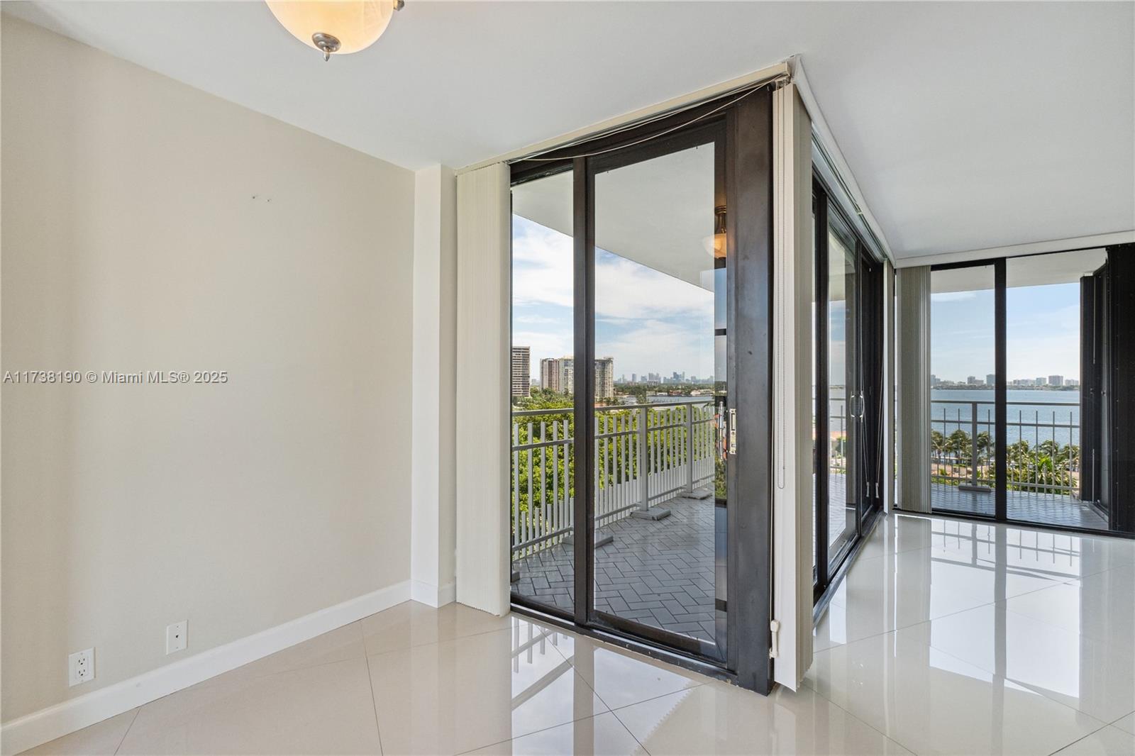 4000 Towerside Ter # 911