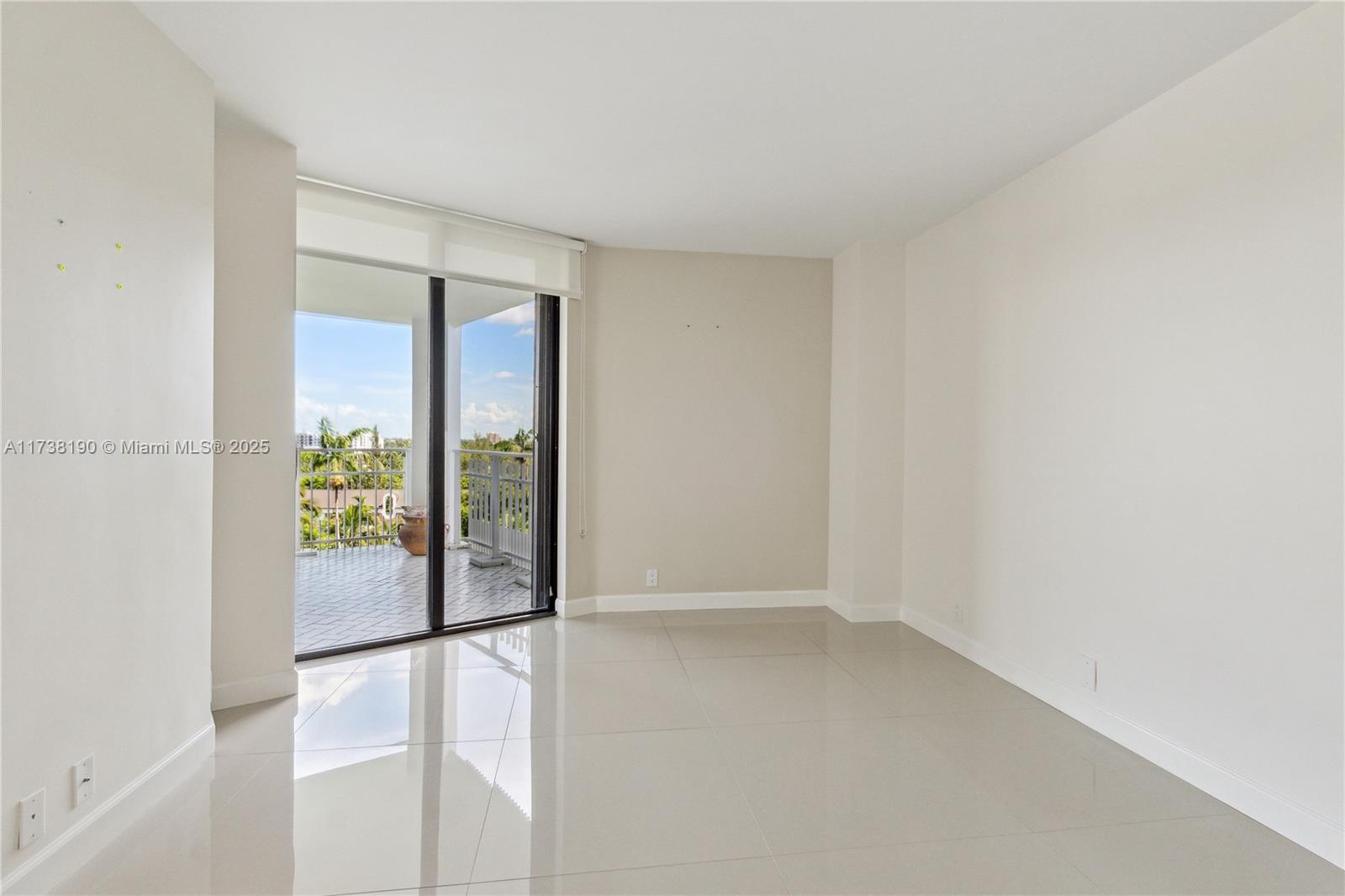 4000 Towerside Ter # 911